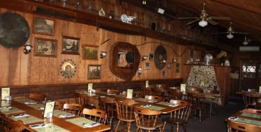 link to full image of Steelhead Lodge Restaurant and Bar, Klamath